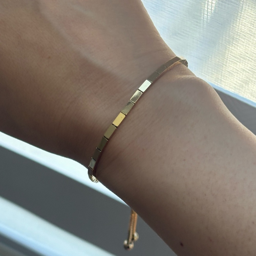 Banana Republic Elegant Gold Bracelet
